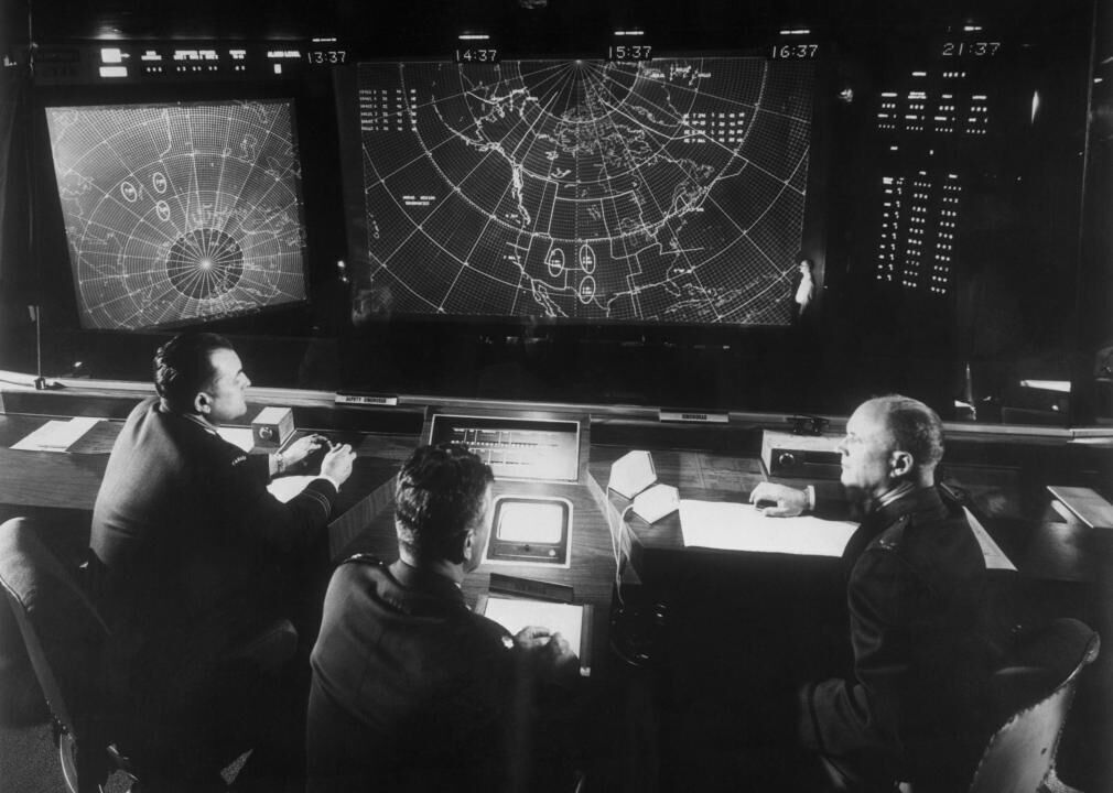 1955: NORAD tracks Santa across the world